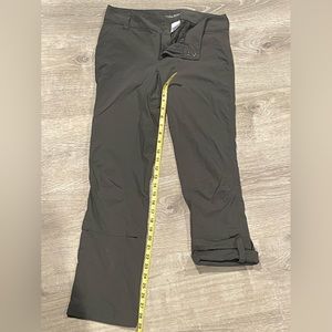 Columbia - green/grey hiking pants great condition-  snaps to make them capris